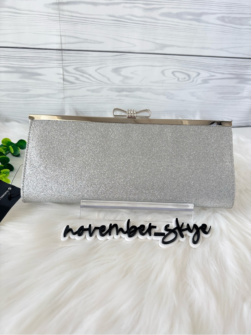 Silver Glitter Bow Clasp Evening Clutch - Picture 2 of 13